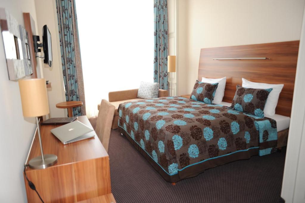 Albert Premier Hotel Bagnoles-de-l'Orne 객실 사진