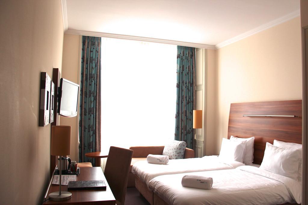 Albert Premier Hotel Bagnoles-de-l'Orne 외부 사진
